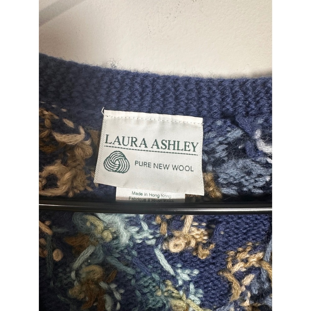 Laura Ashley Vintage 100% Pure New Wool Floral Cardigan Navy Blue Medium - Picture 3 of 5